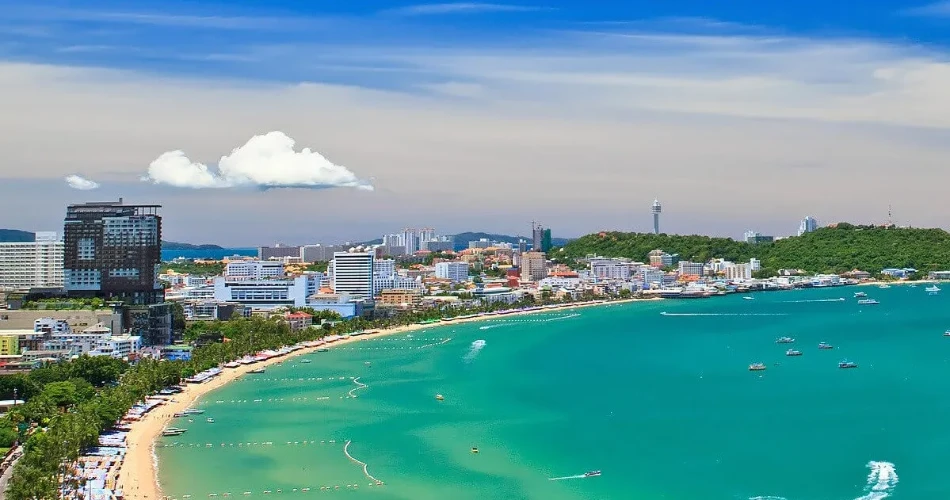 Beach Escapes: Relaxing in Pattaya Central, Thailand
