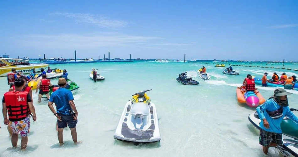 Beach Escapes: Relaxing in Pattaya Central, Thailand